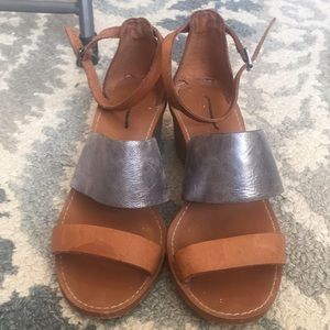 Madewell Warren sandal tan and silver size 7